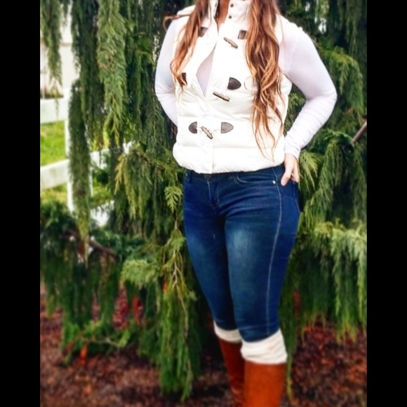 White puffy Arizona vest!! 🌵 - Picture 4 of 5